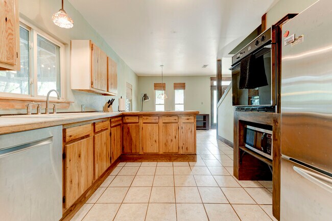 Building Photo - 13918 Hummingbird Ln