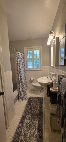 Building Photo - 10526 Sweetbriar Pky