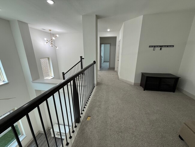 Building Photo - 620 Courtyard Ln
