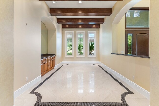 Building Photo - 10117 Edgecliff Ln