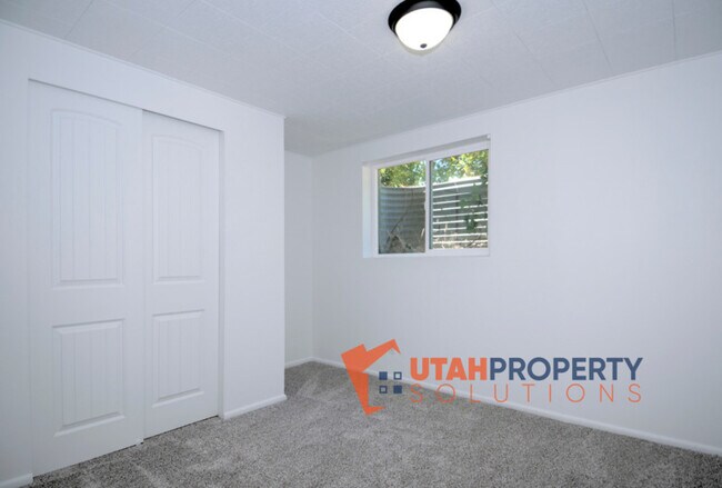 Building Photo - 239 E 9585 S