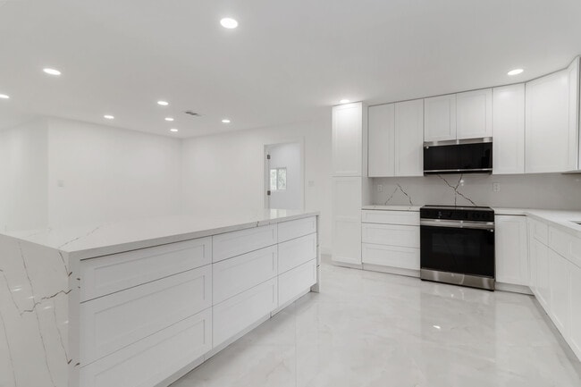 Building Photo - 3699 Liberty Square