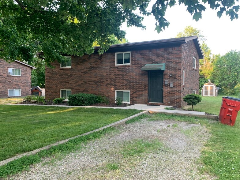 Two Unit Duplex - Front - 433 Mason St