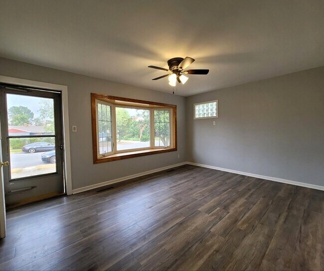 Building Photo - 2716 White Oak Ave
