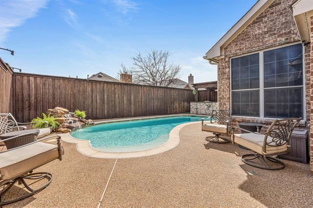 Building Photo - 2433 Mallard Dr