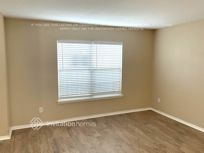 Building Photo - 926 Gillon Dr