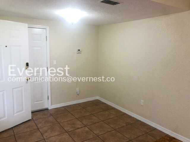 Building Photo - 715 W Ohio Ave