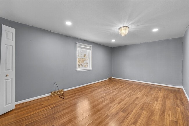 Building Photo - 223 Warren St