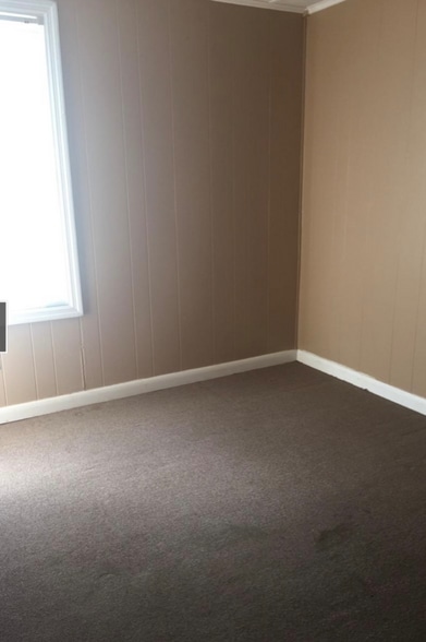 Building Photo - 2413 Plantation Rd