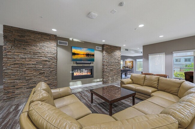 Building Photo - 5350 E Deer Valley Dr
