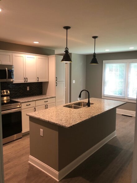 Kitchen - 415 Ogburn St