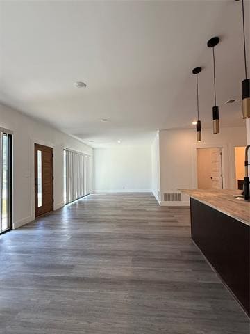 Building Photo - 2707 Carpenter Ave