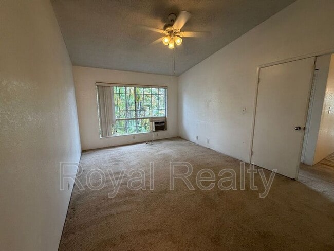 Building Photo - 528 Mananai Pl