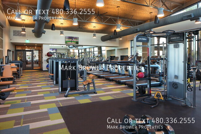 Building Photo - 2914 E Sands Dr