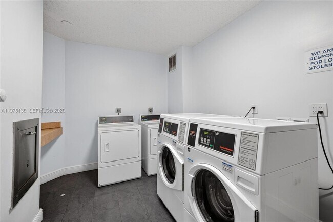 Building Photo - 3801 S Ocean Dr