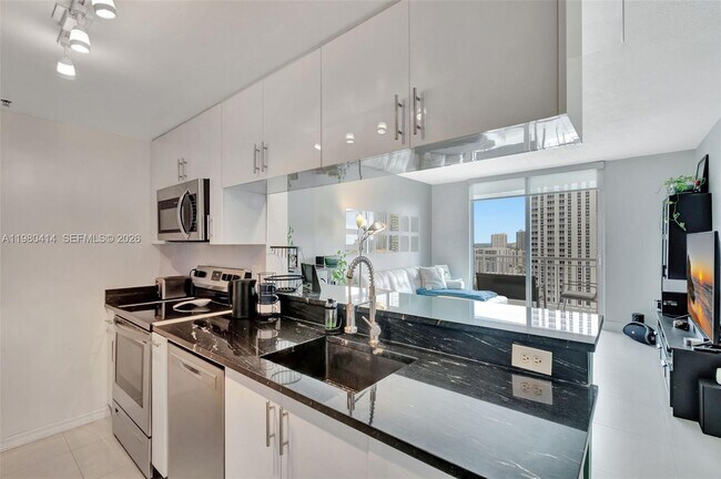 Building Photo - 275 NE 18th St