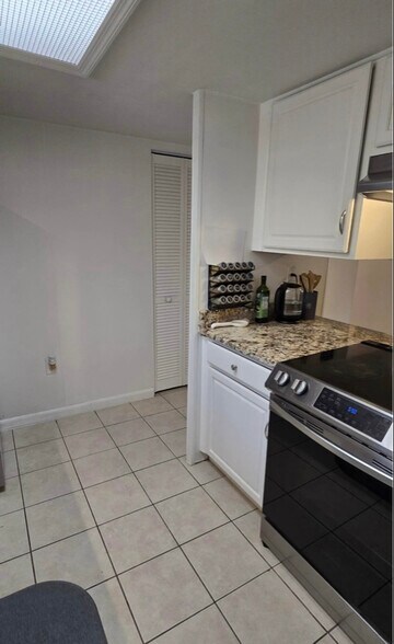 Building Photo - 294 Berkshire Ln