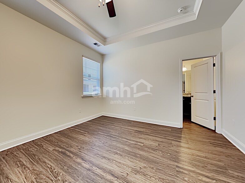 Building Photo - 407 Ronter Ct