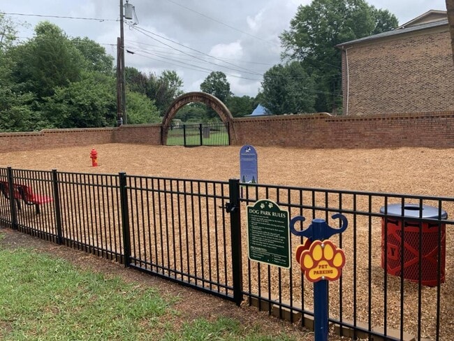 Building Photo - 4887 County Home Rd