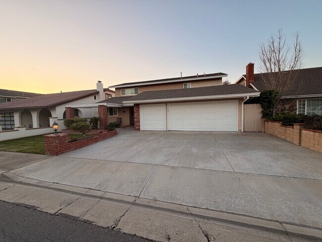 Building Photo - Beautiful 4 Bedroom 3 Bathroom La Palma House For Rent!