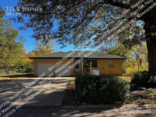 Primary Photo - Charming 2-Bedroom Home with Spacious Back...