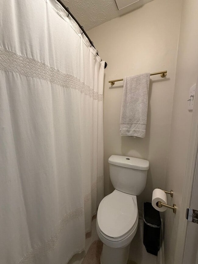 Building Photo - 7031 Darnell St