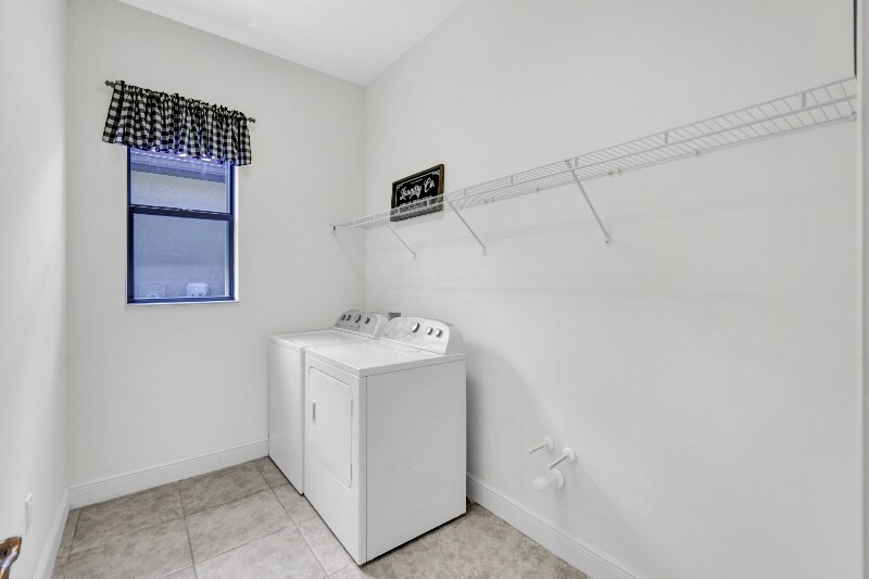 Building Photo - 12699 Fairington Way