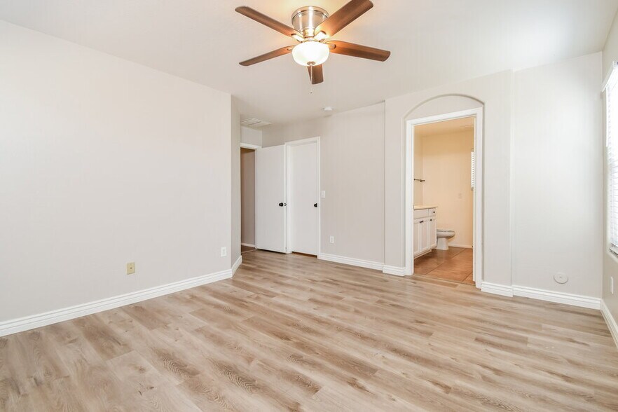 Building Photo - 38306 N Amy Ln