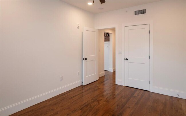 Building Photo - 15 Cranston Ave