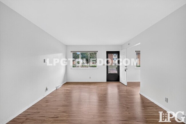Building Photo - 1818 Christian Ave