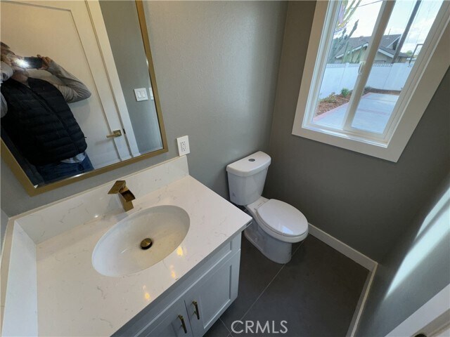 Building Photo - 213 N Royal Pl