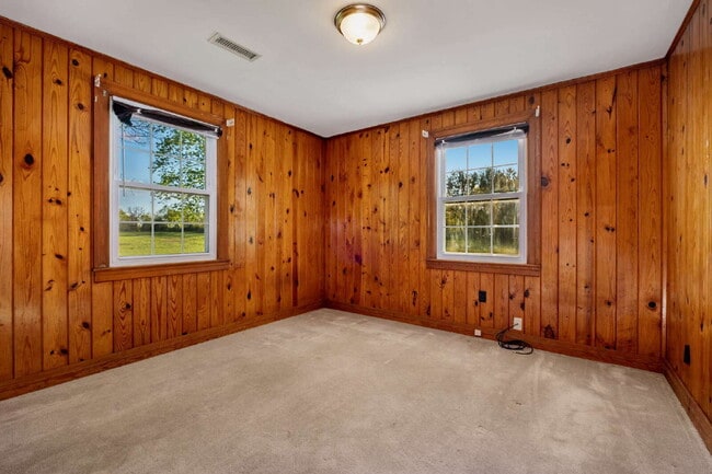 Building Photo - "Charming 3-Bedroom Haven with Spacious 2200 Sq Ft Layout in Lascassas, TN!"