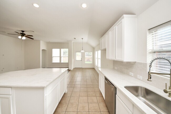 Building Photo - 19122 Mission Manor Ln