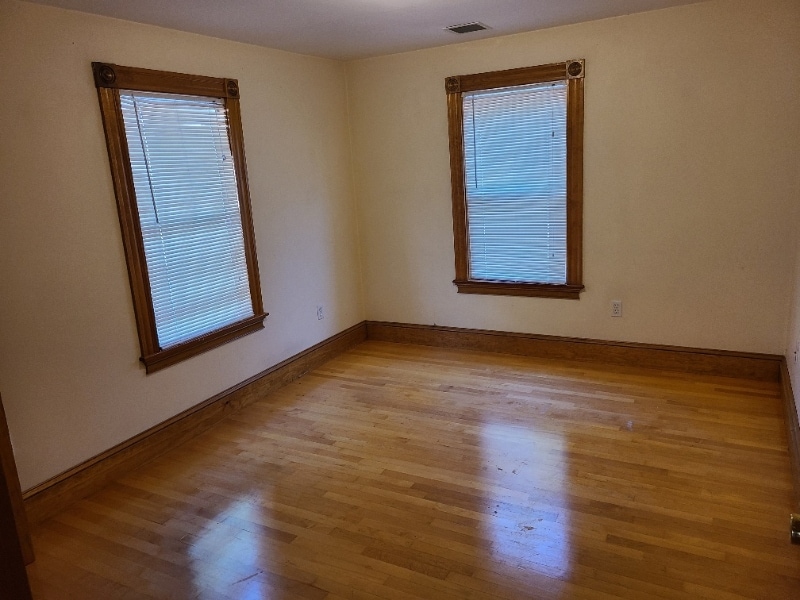 Building Photo - 152 Gore St