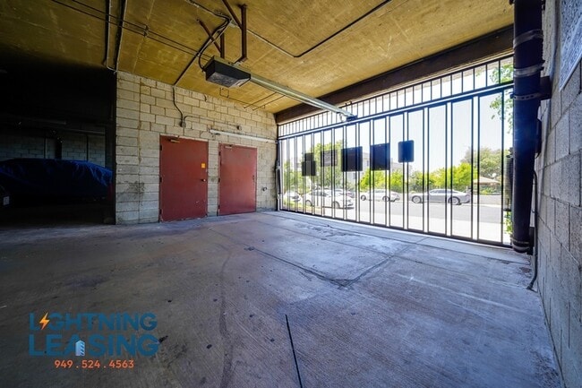 Building Photo - 10250 Commerce Ave