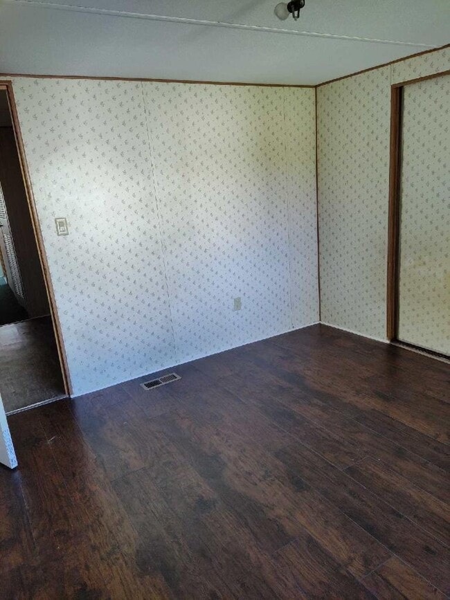 Building Photo - 4 Iron Mine Hill MHP