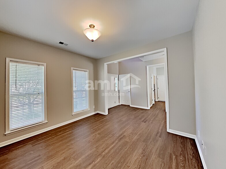 Building Photo - 222 Mott Rd