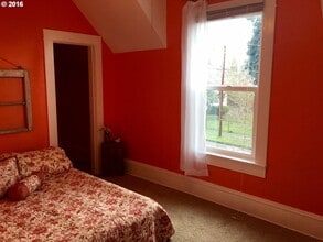 Building Photo - Beautiful 2 bedroom