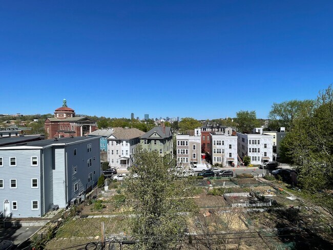 Building Photo - 32 Sheridan St