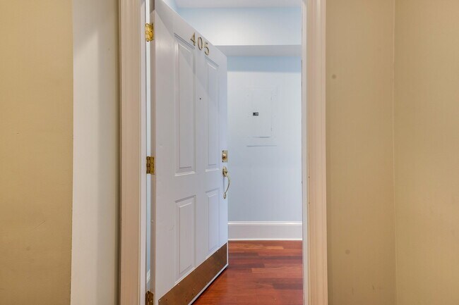 Building Photo - 1324 Euclid St NW