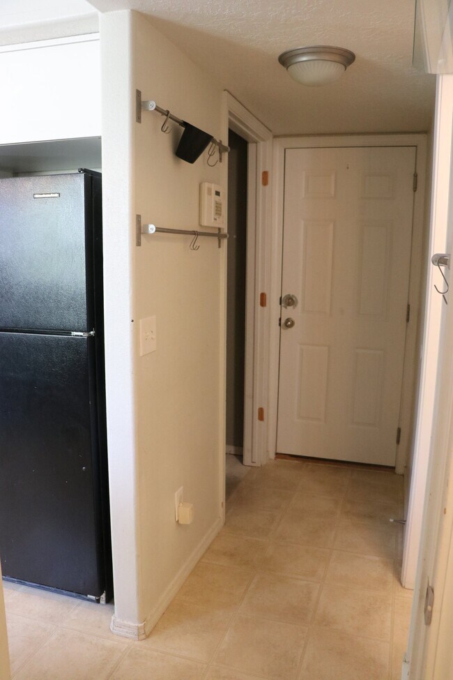 Building Photo - 209 Interlochen Ln