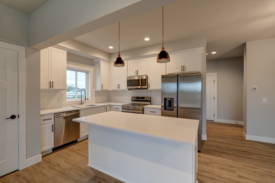 Building Photo - 137 Prairie Heights Dr