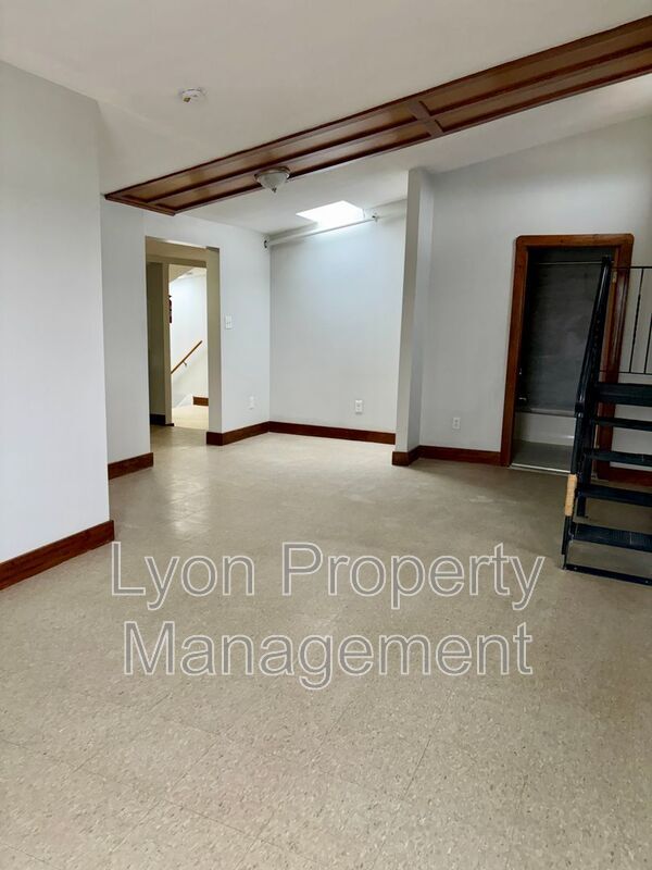 Building Photo - 262 Illinois St