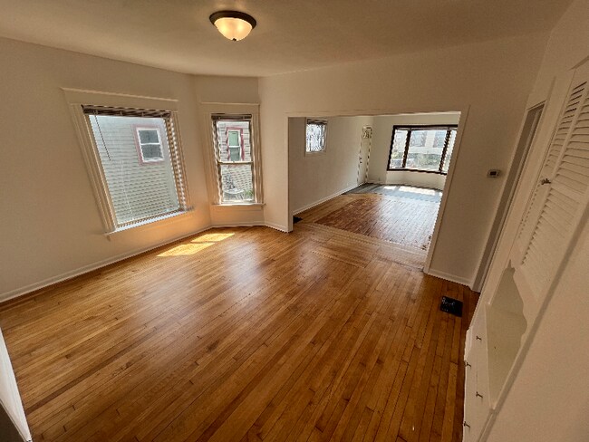 Primary Photo - 2408 W High St