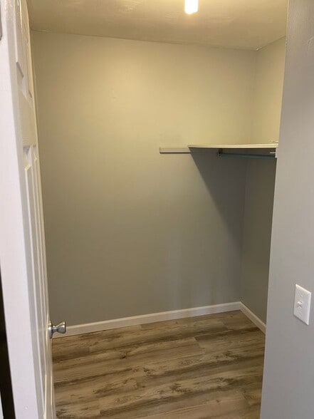 Building Photo - 11 Winston Dr