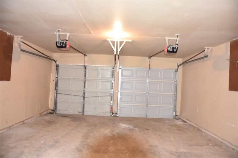 Building Photo - 12303 Glenmeadow Dr