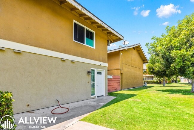 Building Photo - Beautifully Renovated 2-bedroom, 1.5-bath ...