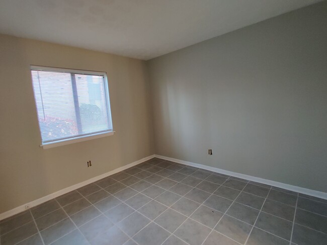 Building Photo - Orchard Trace Condo - 3 Bedroom, 2 Bath