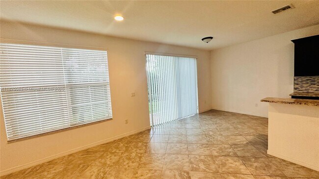 Building Photo - 5217 SW 78th Terrace