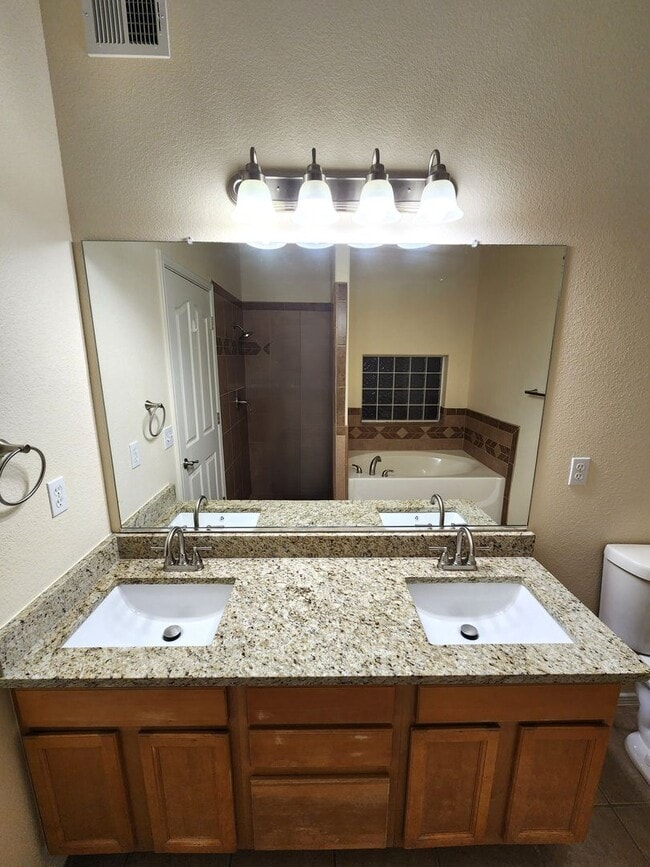 Building Photo - 1219 Gunsight Peak Dr